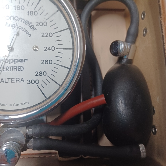 ANTIQUE OSCILLOTONOMETER - Picture 4 of 4